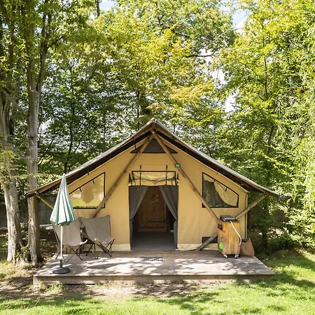 Huttopia 3* Versailles