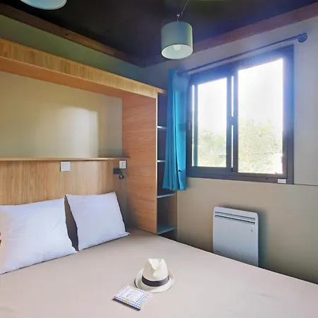 Huttopia Kamp alanı 3*