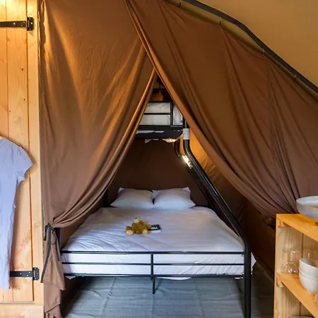 Huttopia 3* Versailles